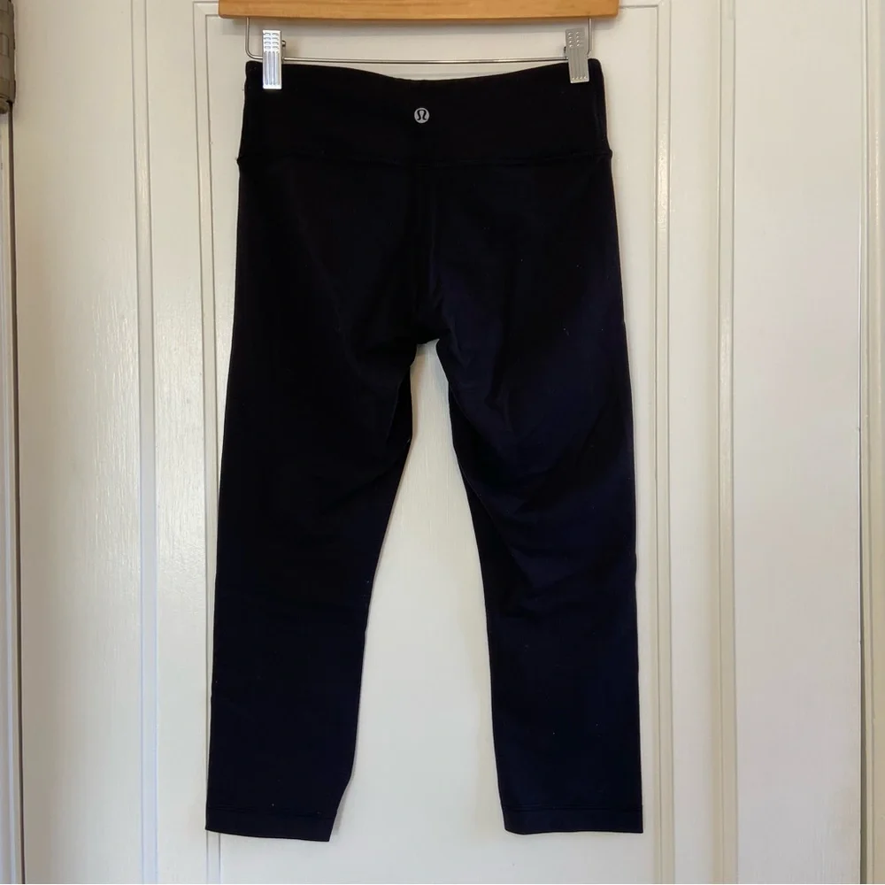 Lululemon Wunder Under crops